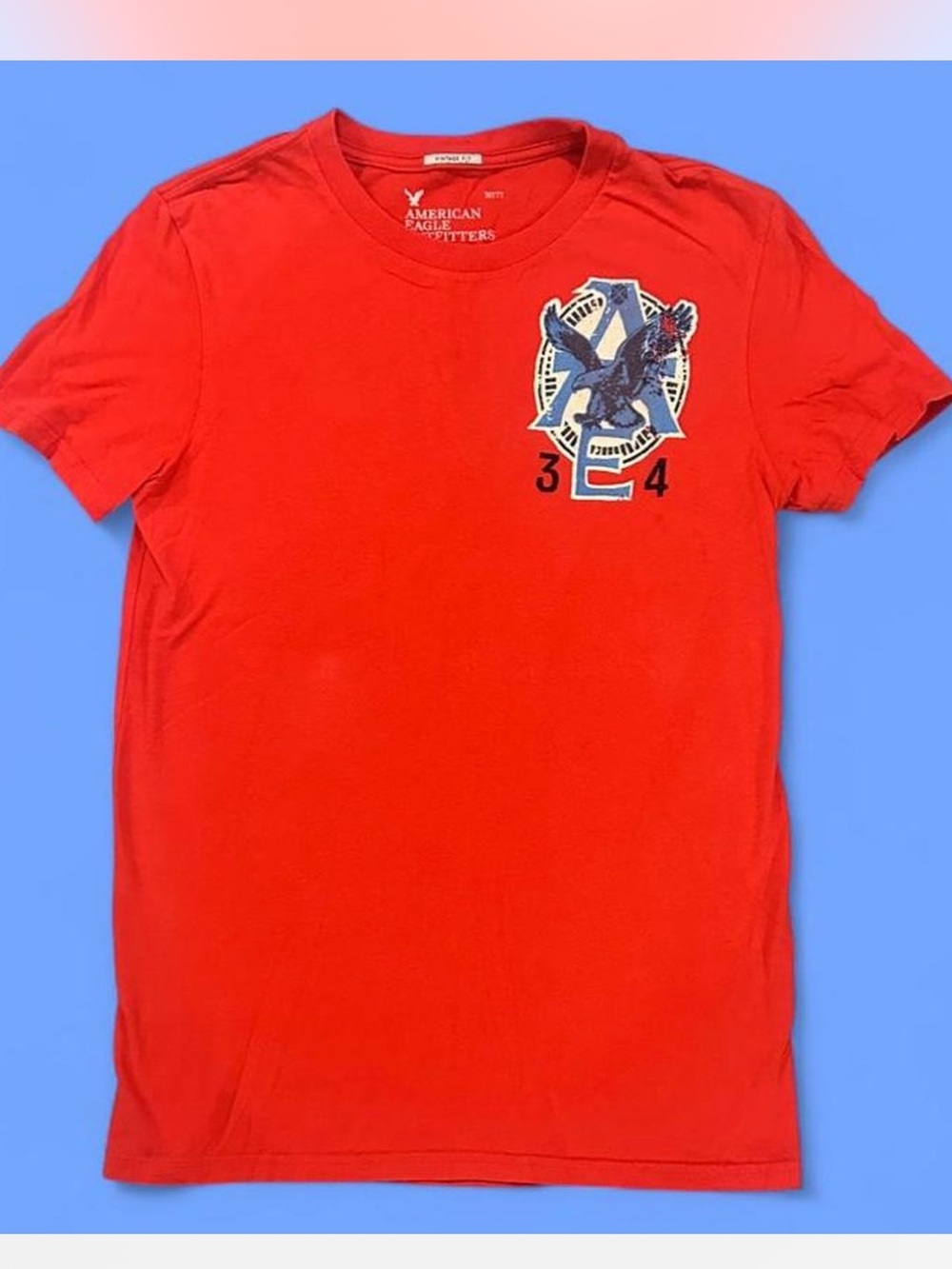 American Eagle Outfitters Red Short-Sleeve Graphic Crew Tee